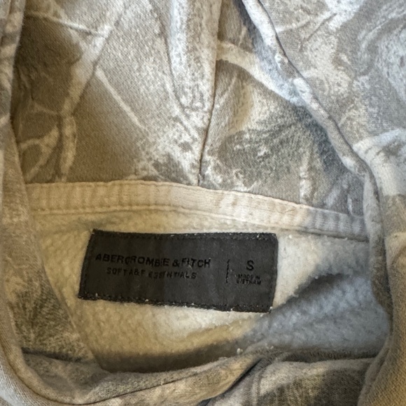 Abercrombie & Fitch Gray Patterned Hoodie Sweater - Picture 3 of 3